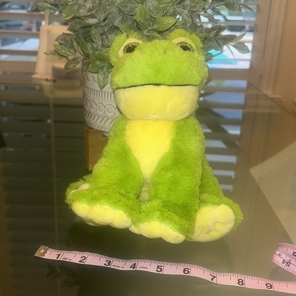 Green Hop the Frog Soft Cuddly Huggable Stuffed Animal Plush Stuffie Toy Furry - Picture 13 of 16